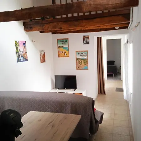 Charmante Maisonnette Proximite Cite Medievale Et Bords De Rance Holiday home